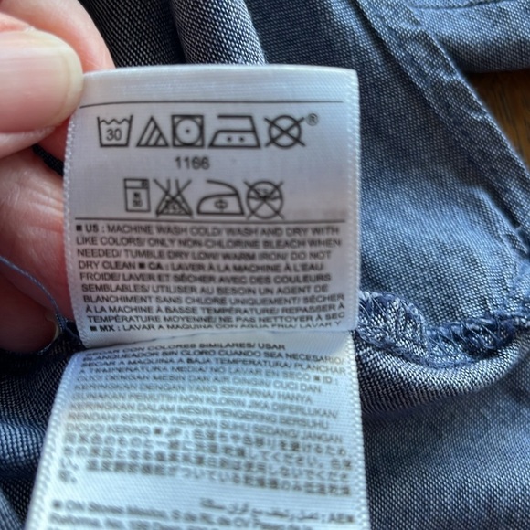 Old Navy Classic Denim Color White Dots Long Sleeve Button-down Size XL Pocket - Picture 11 of 12